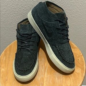 Nike Zoom Janoski Mid Crafted SB ‘Black’. AQ7460-001